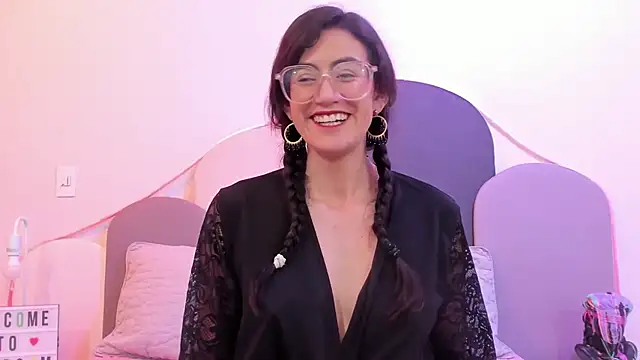 SophieGomez22 online show from 02.20.25