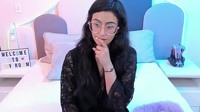 SophieGomez22 online show from 03.02.25