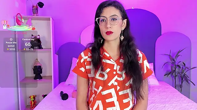 SophieGomez22 online show from 10.05.25