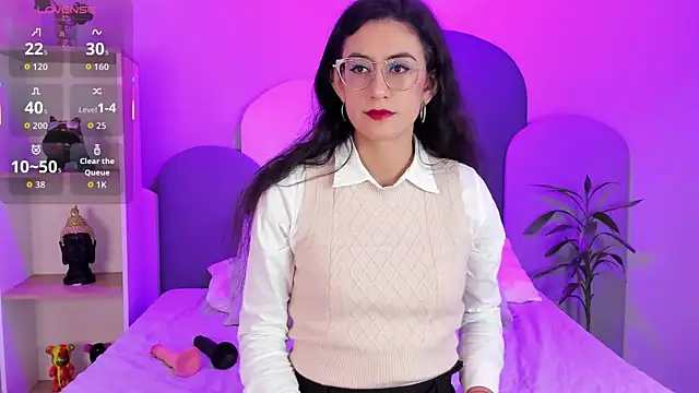 SophieGomez22 online show from 10.25.25