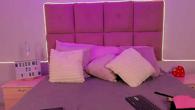 SophieGomez22 online show from 03.11.26