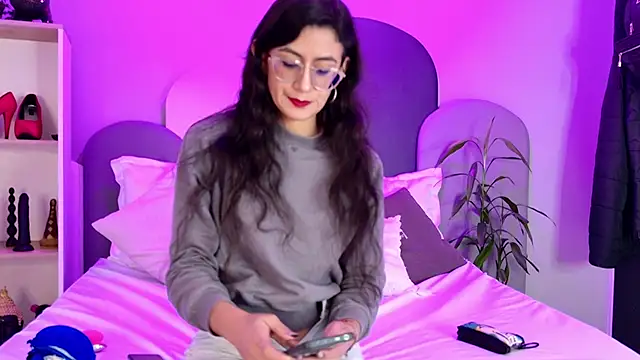 SophieGomez22 online show from 04.22.26
