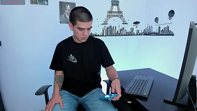 Snapshot of Ares_Johnson chatting on 01.10.25 Ares Johnson online show from 01.10.25