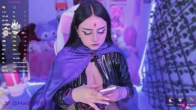 MaddyFooxx online show from 12.15.25