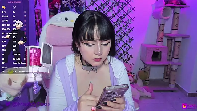 MaddyFooxx online show from 06.25.26