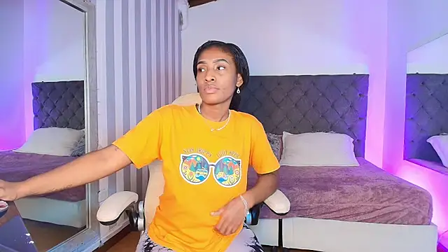 rebeca cortez  online show from 01.06.25