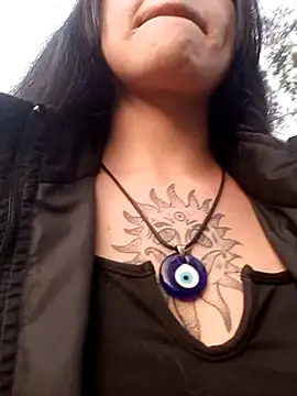 Snapshot of Mazikeen-- chatting on 01.04.25 Mazikeen-- online show from 01.04.25