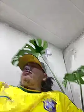 Snapshot of DanielGomez9 chatting on 02.01.26 DanielGomez9 online show from 02.01.26