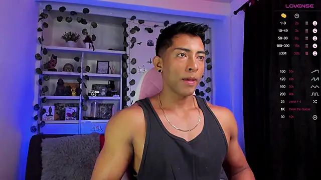 Snapshot of Couple_muscle1 chatting on 01.12.25 Couple muscle1 online show from 01.12.25