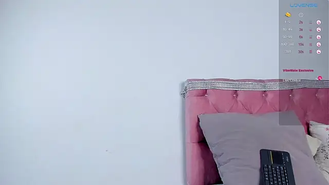 Snapshot of Couple_muscle1 chatting on 03.11.25 Couple muscle1 online show from 03.11.25