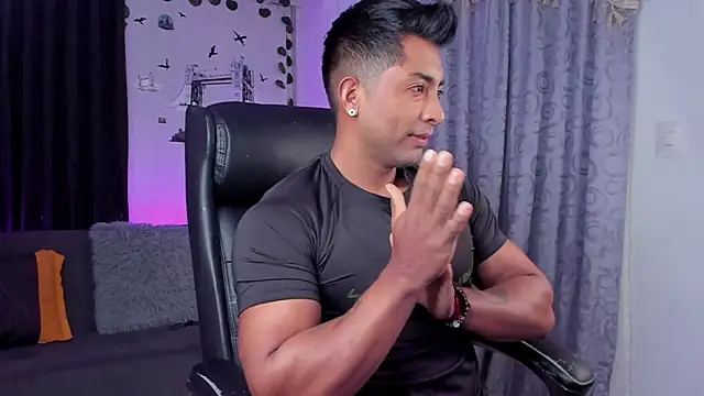 Snapshot of Couple_muscle1 chatting on 03.17.25 Couple muscle1 online show from 03.17.25