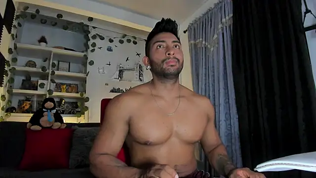 Snapshot of Couple_muscle1 chatting on 09.14.25 Couple muscle1 online show from 09.14.25