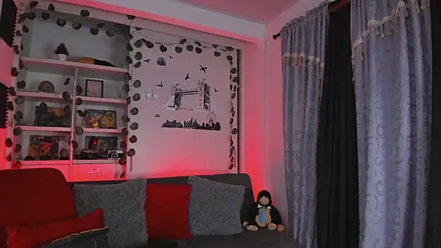 Snapshot of Couple_muscle1 chatting on 12.15.25 Couple muscle1 online show from 12.15.25