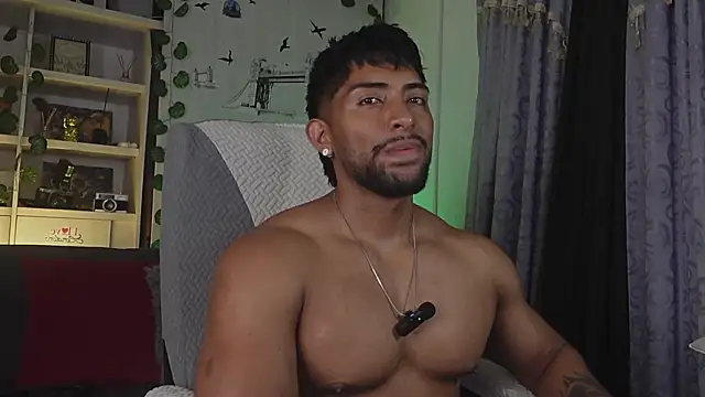 Snapshot of Couple_muscle1 chatting on 03.23.26 Couple muscle1 online show from 03.23.26