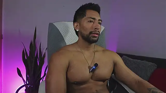 Snapshot of Couple_muscle1 chatting on 06.19.26 Couple muscle1 online show from 06.19.26