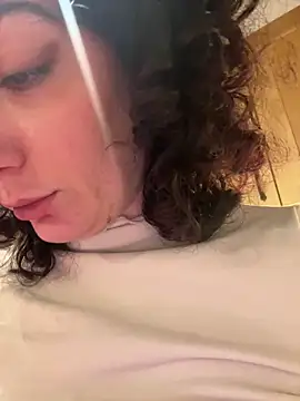 Snapshot of Strawberry_queen91 chatting on 12.20.25 Strawberry queen91 online show from 12.20.25