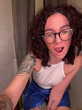 Snapshot of Strawberry_queen91 chatting on 02.13.26 Strawberry queen91 online show from 02.13.26