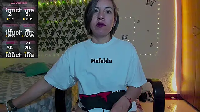 Lady breaks hearts online show from 09.14.25