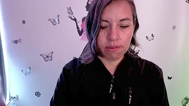 Lady breaks hearts online show from 04.21.26
