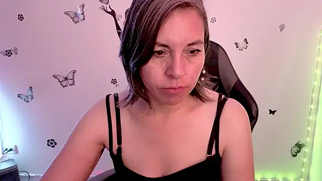 Lady breaks hearts online show from 05.08.26