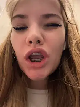 Holy Tereza online show from 12.03.24