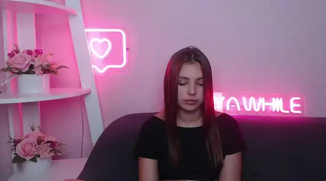 Snapshot of MilanaAngelAs chatting on 02.17.25 MilanaAngelAs online show from 02.17.25