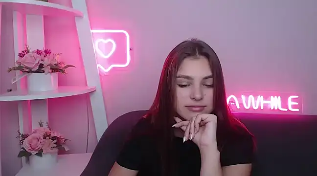 Snapshot of MilanaAngelAs chatting on 02.17.25 MilanaAngelAs online show from 02.17.25