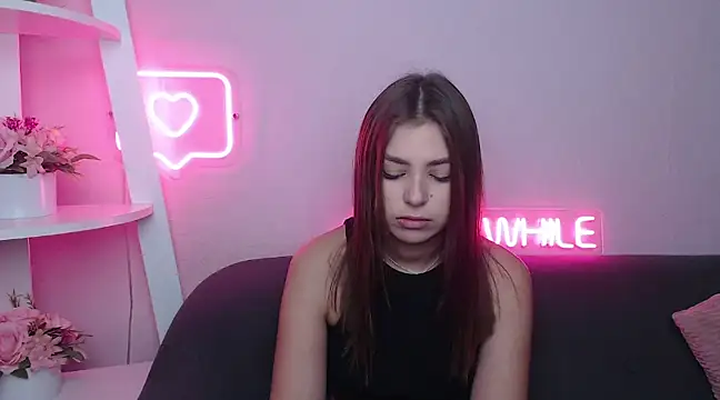 Snapshot of MilanaAngelAs chatting on 02.21.25 MilanaAngelAs online show from 02.21.25