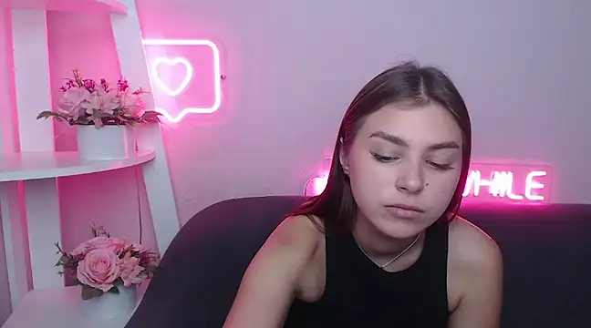 Snapshot of MilanaAngelAs chatting on 02.21.25 MilanaAngelAs online show from 02.21.25