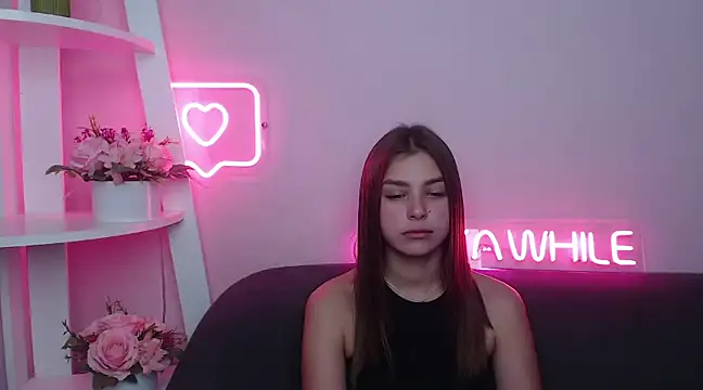 Snapshot of MilanaAngelAs chatting on 02.21.25 MilanaAngelAs online show from 02.21.25