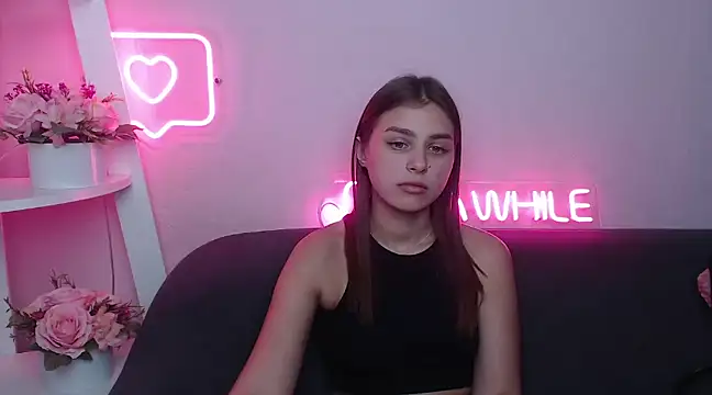 Snapshot of MilanaAngelAs chatting on 02.21.25 MilanaAngelAs online show from 02.21.25