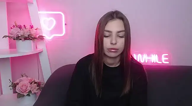 Snapshot of MilanaAngelAs chatting on 02.22.25 MilanaAngelAs online show from 02.22.25