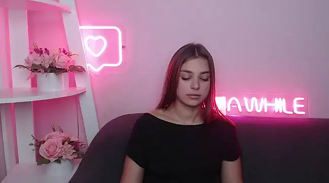 Snapshot of MilanaAngelAs chatting on 02.23.25 MilanaAngelAs online show from 02.23.25