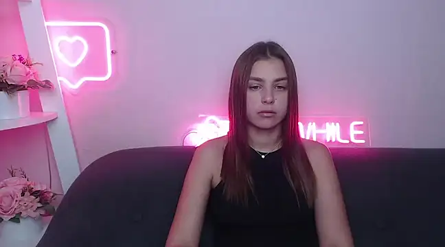 Snapshot of MilanaAngelAs chatting on 02.25.25 MilanaAngelAs online show from 02.25.25