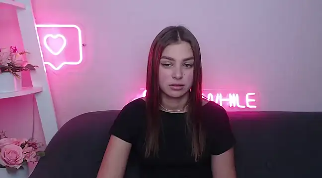 Snapshot of MilanaAngelAs chatting on 02.28.25 MilanaAngelAs online show from 02.28.25