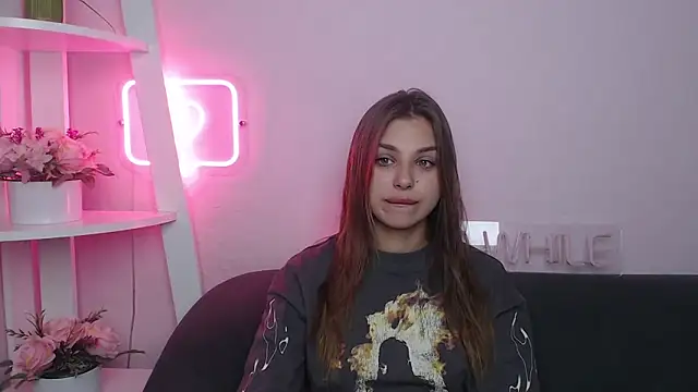 Snapshot of MilanaAngelAs chatting on 09.13.25 MilanaAngelAs online show from 09.13.25