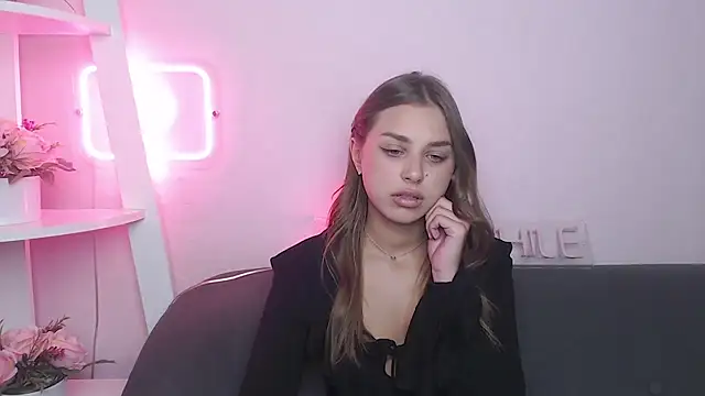 Snapshot of MilanaAngelAs chatting on 09.15.25 MilanaAngelAs online show from 09.15.25