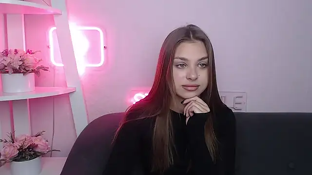 Snapshot of MilanaAngelAs chatting on 10.04.25 MilanaAngelAs online show from 10.04.25