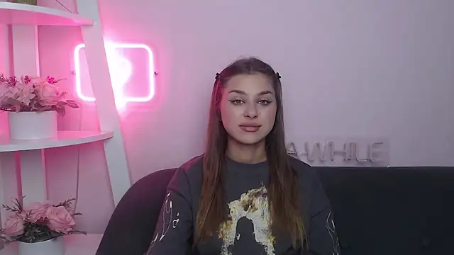 Snapshot of MilanaAngelAs chatting on 10.20.25 MilanaAngelAs online show from 10.20.25