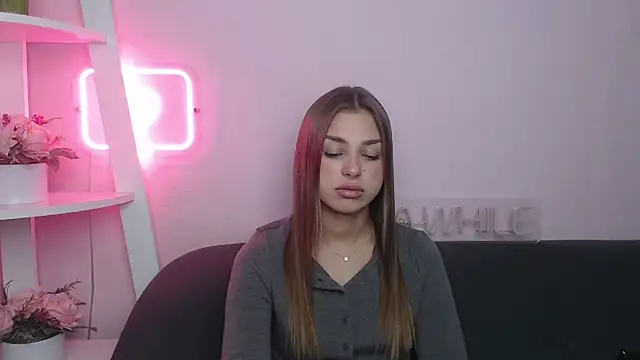 Snapshot of MilanaAngelAs chatting on 11.25.25 MilanaAngelAs online show from 11.25.25