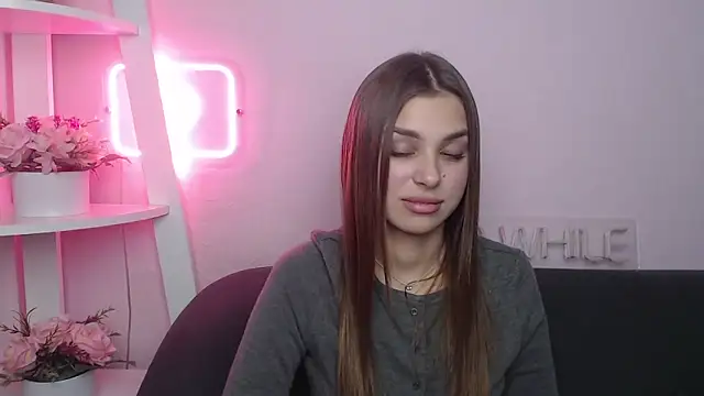 Snapshot of MilanaAngelAs chatting on 12.15.25 MilanaAngelAs online show from 12.15.25