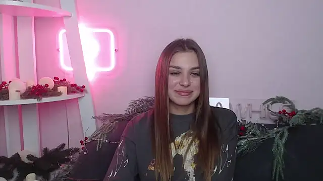 Snapshot of MilanaAngelAs chatting on 12.22.25 MilanaAngelAs online show from 12.22.25