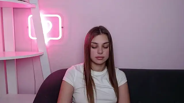 Snapshot of MilanaAngelAs chatting on 03.07.26 MilanaAngelAs online show from 03.07.26