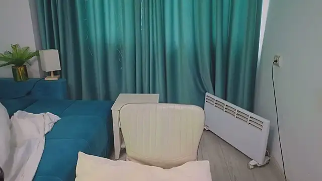 Snapshot of July_Kane chatting on 10.29.25 July Kane online show from 10.29.25