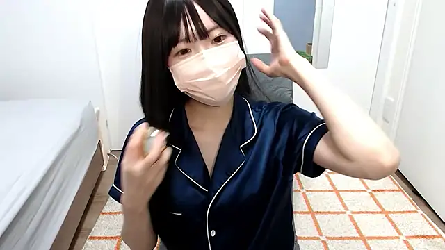 Snapshot of _mi_tsu_ki_ chatting on 02.22.25  mi tsu ki  online show from 02.22.25