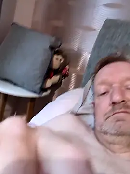 Snapshot of No-ties-fk chatting on 10.21.25 No-ties-fk online show from 10.21.25