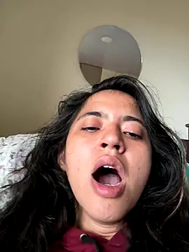 Snapshot of ViolettaSummer chatting on 12.13.25 ViolettaSummer online show from 12.13.25