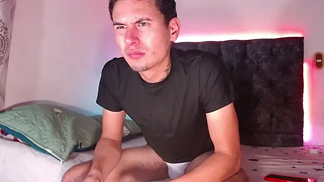 Snapshot of brandon_a_collin chatting on 02.10.25 brandon a collin online show from 02.10.25