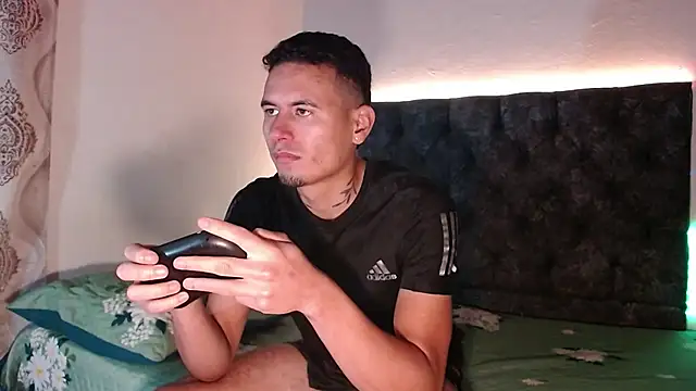 Snapshot of brandon_a_collin chatting on 02.16.25 brandon a collin online show from 02.16.25