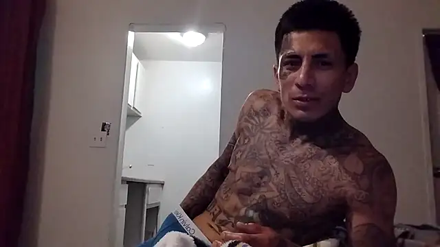 Snapshot of Papinine6 chatting on 10.17.25 Papinine6 online show from 10.17.25